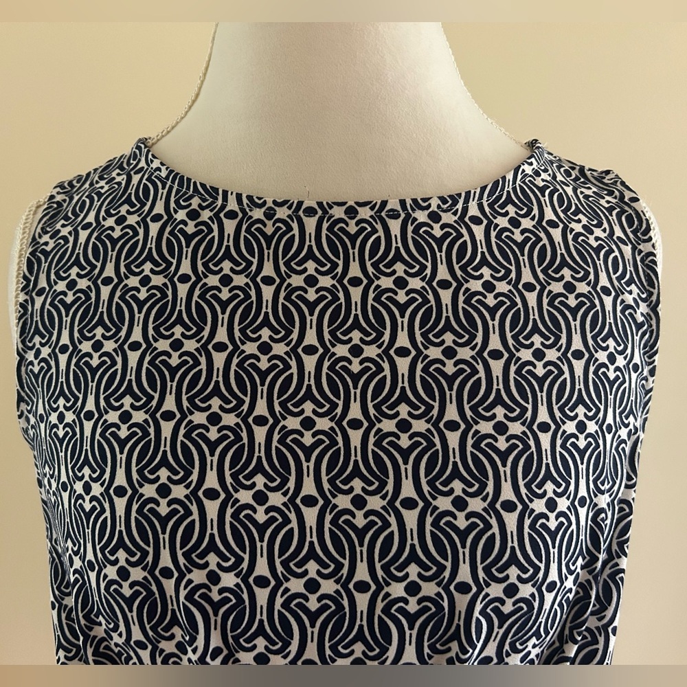 CUTE Talbots Navy/White Top - Picture 2 of 4